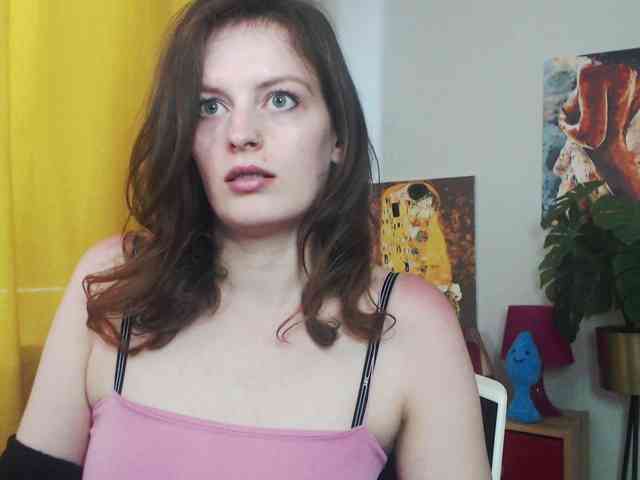 NadineGold webcam