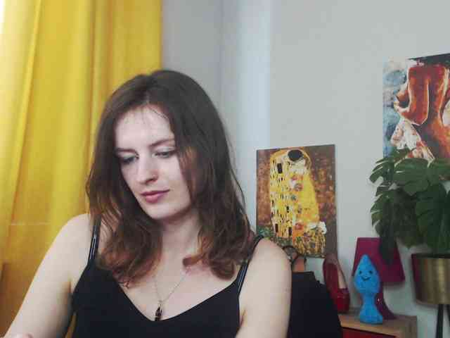 NadineGold webcam