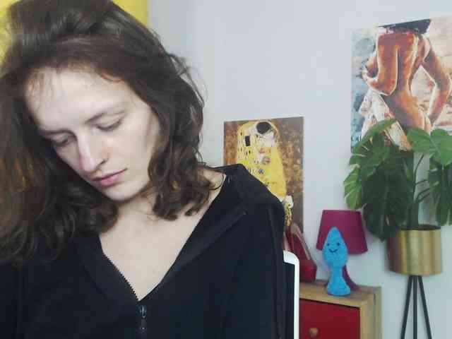 NadineGold webcam