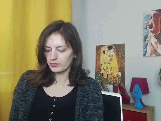 NadineGold webcam