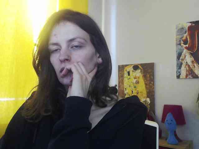 NadineGold webcam