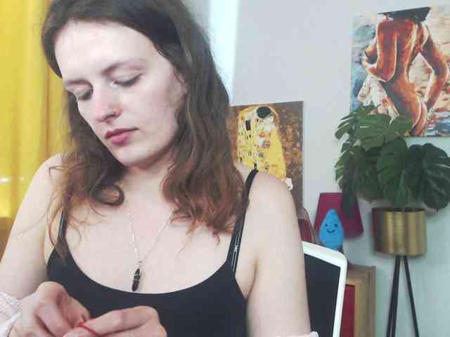 NadineGold webcam
