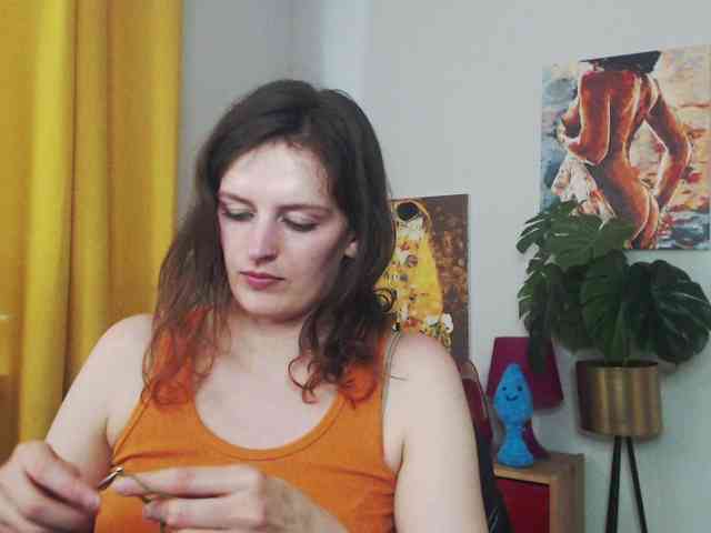 NadineGold webcam