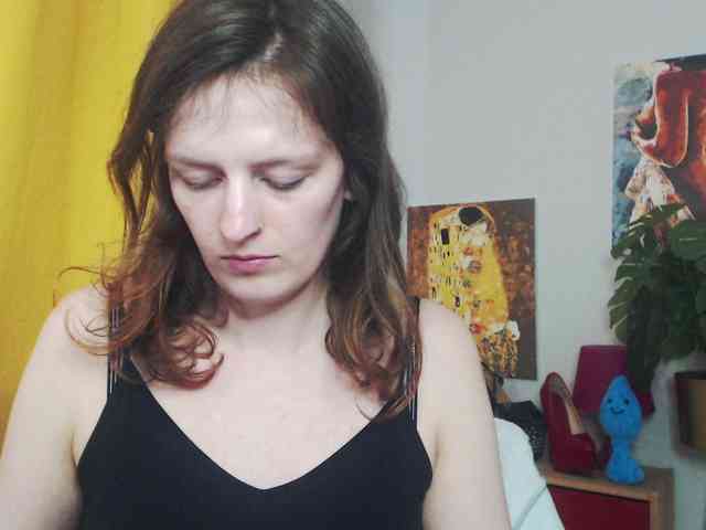 NadineGold webcam