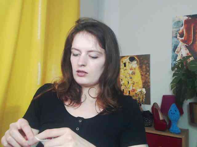NadineGold webcam
