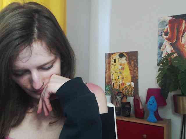 NadineGold webcam