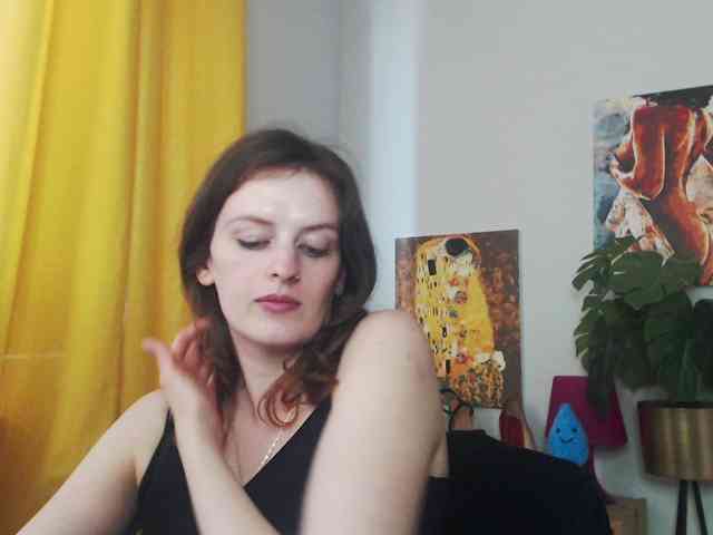 NadineGold webcam