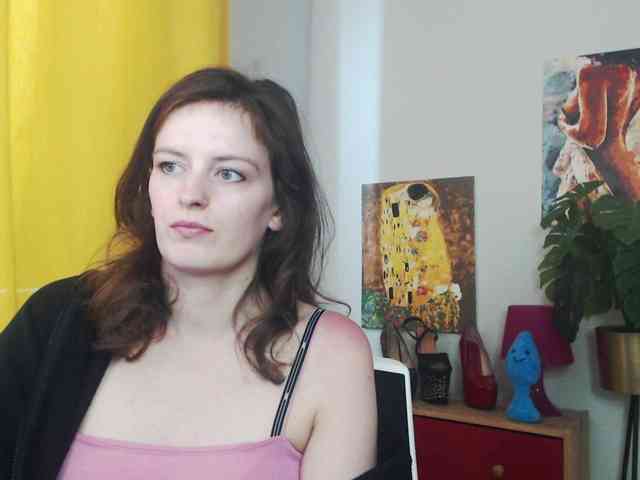 NadineGold webcam