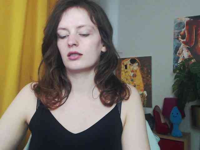 NadineGold webcam