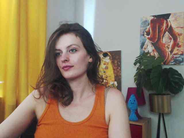 NadineGold webcam