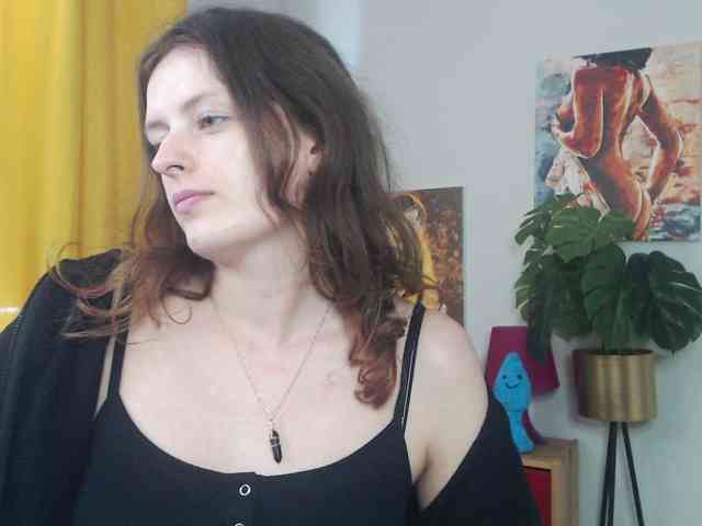 NadineGold webcam
