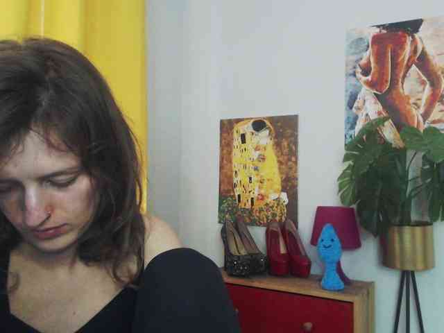 NadineGold webcam