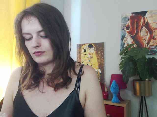 NadineGold webcam