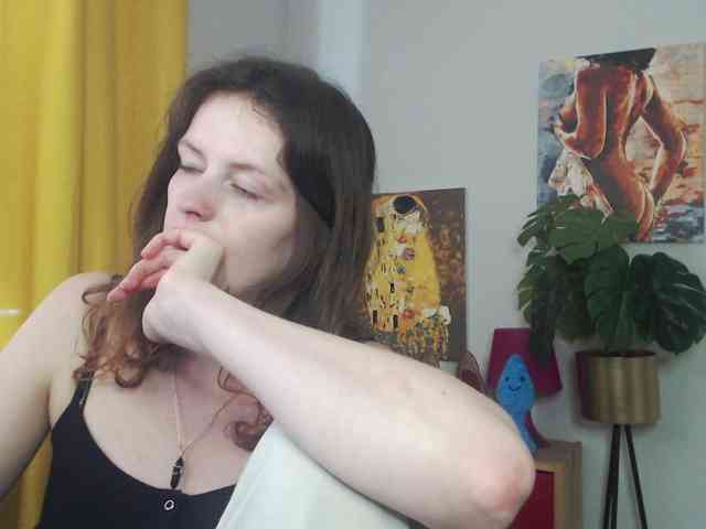 NadineGold webcam