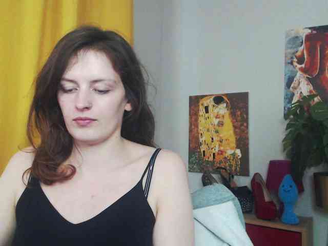 NadineGold webcam