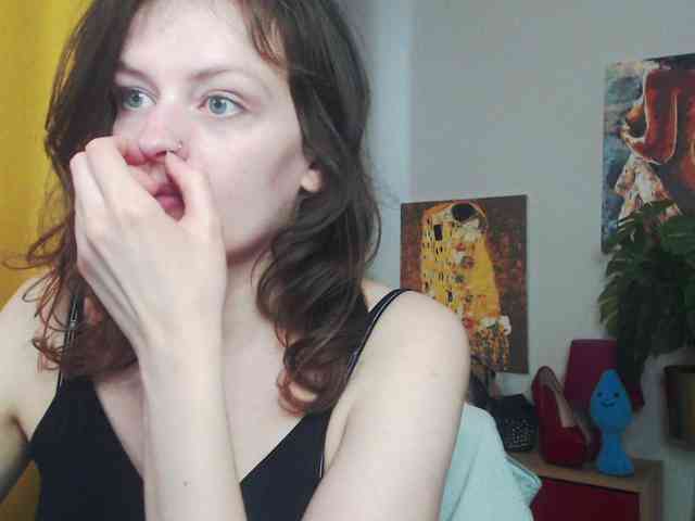 NadineGold webcam