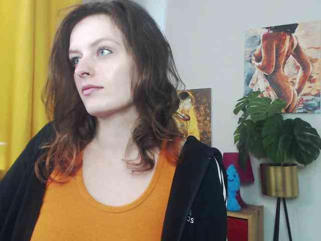 NadineGold webcam