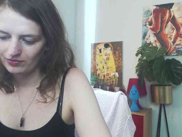 NadineGold webcam