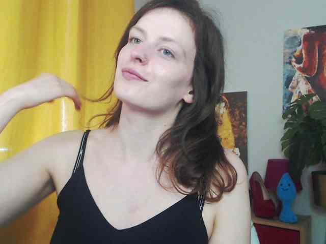 NadineGold webcam