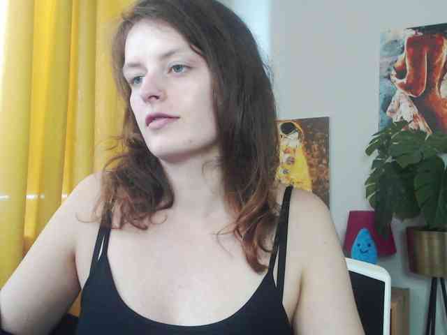 NadineGold webcam