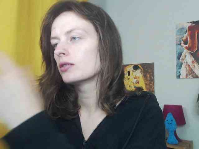 NadineGold webcam
