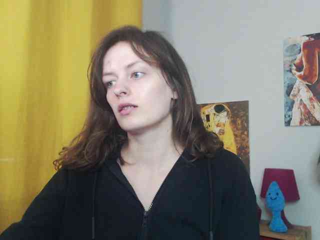NadineGold webcam