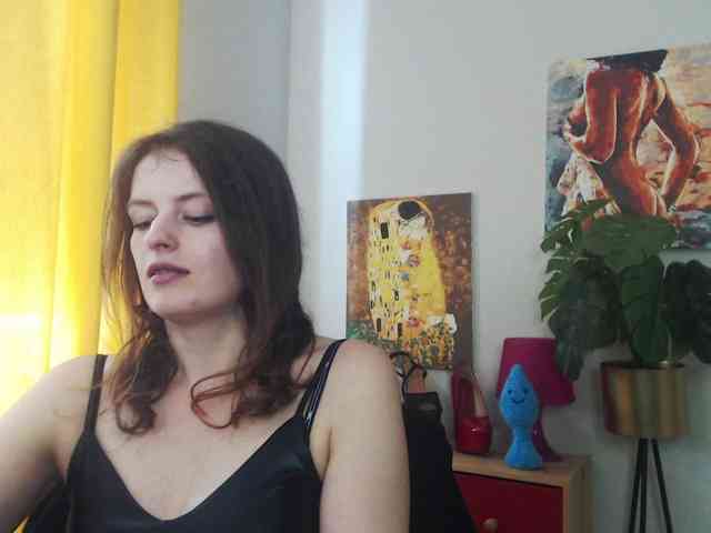 NadineGold webcam