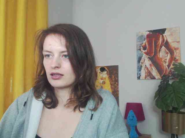 NadineGold webcam