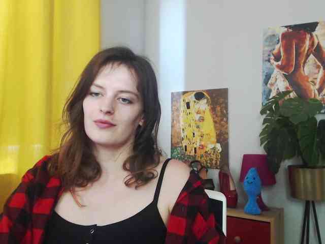 NadineGold webcam