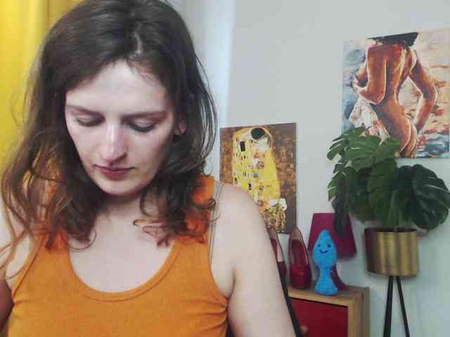 NadineGold webcam