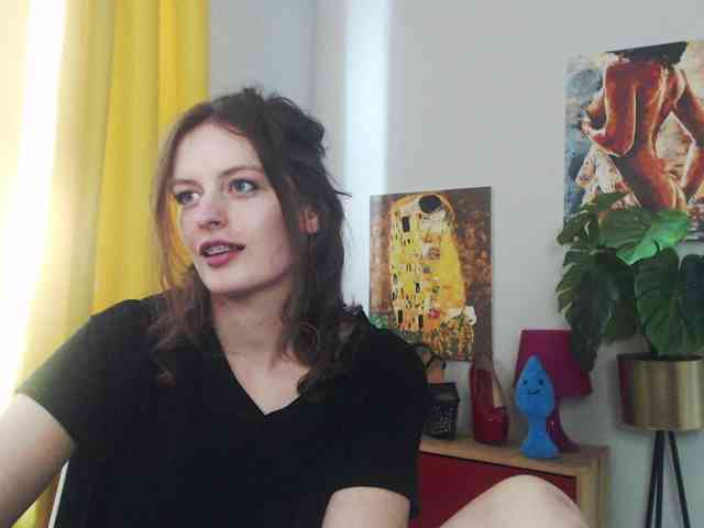 NadineGold webcam