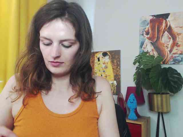NadineGold webcam