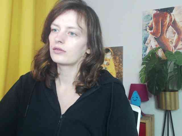NadineGold webcam