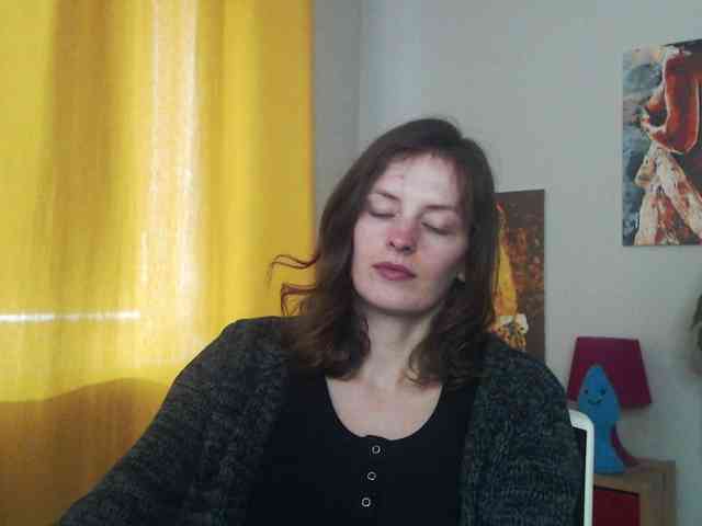 NadineGold webcam