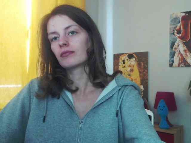 NadineGold webcam
