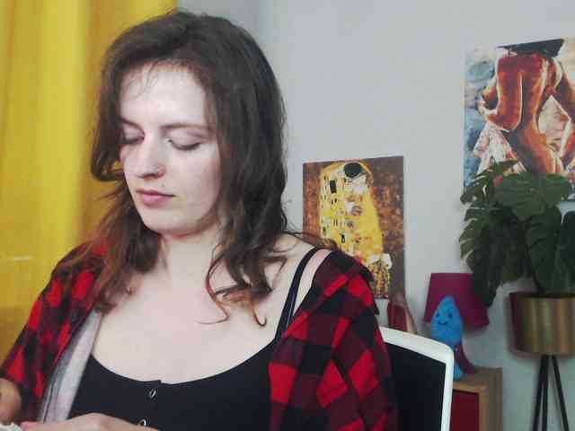 NadineGold webcam