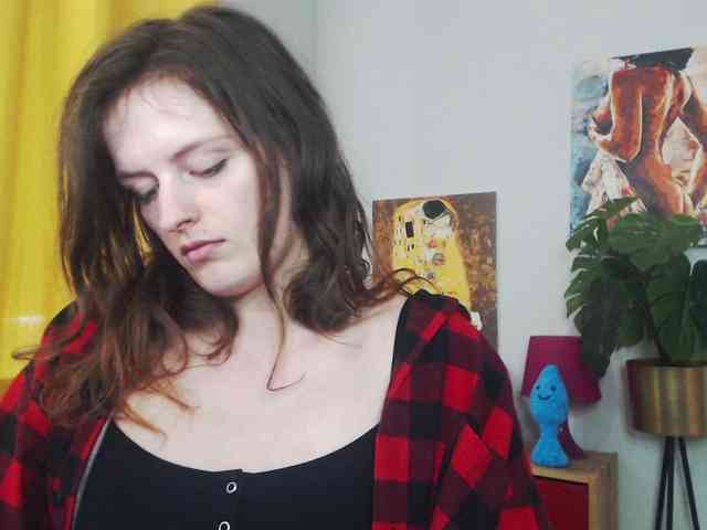 NadineGold webcam