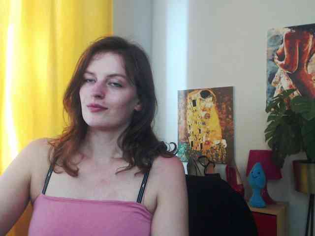 NadineGold webcam