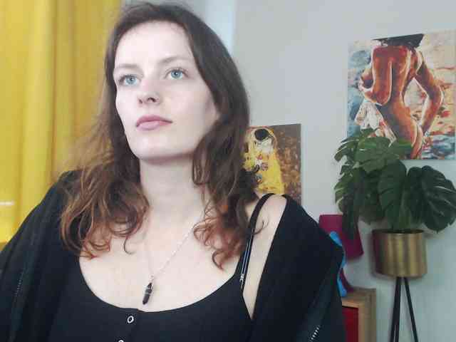 NadineGold webcam