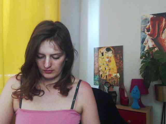 NadineGold webcam