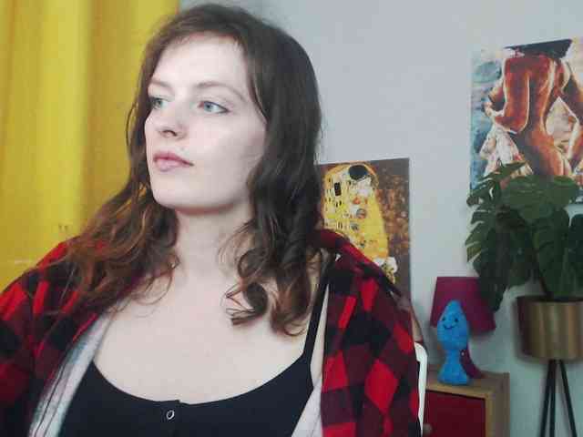 NadineGold webcam