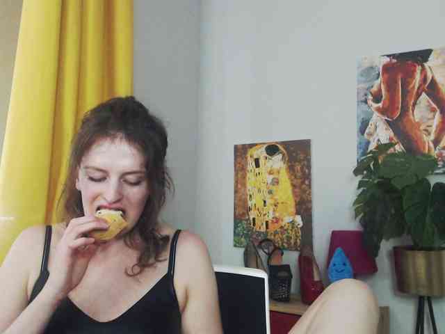 NadineGold webcam