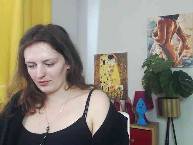 NadineGold webcam