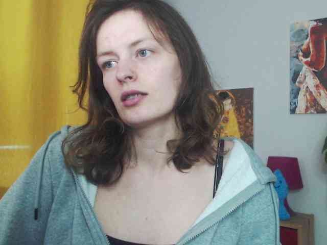 NadineGold webcam