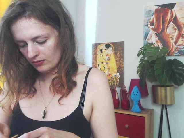 NadineGold webcam