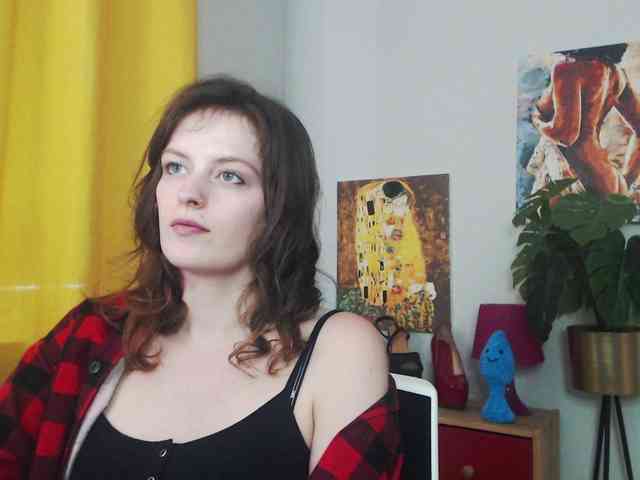 NadineGold webcam