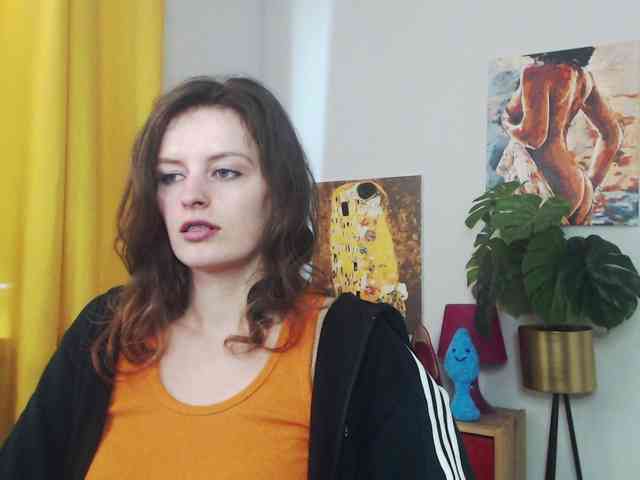 NadineGold webcam