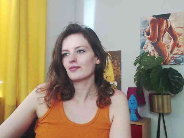 NadineGold webcam