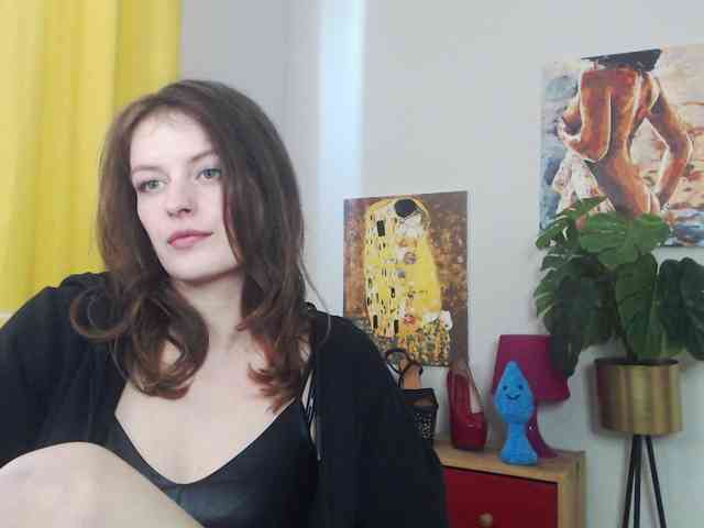 NadineGold webcam