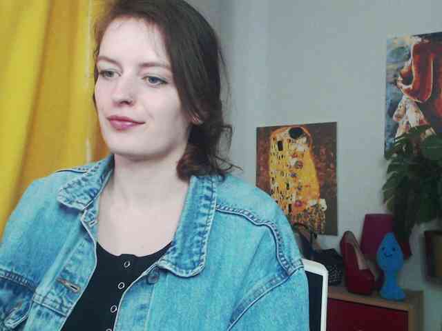 NadineGold webcam